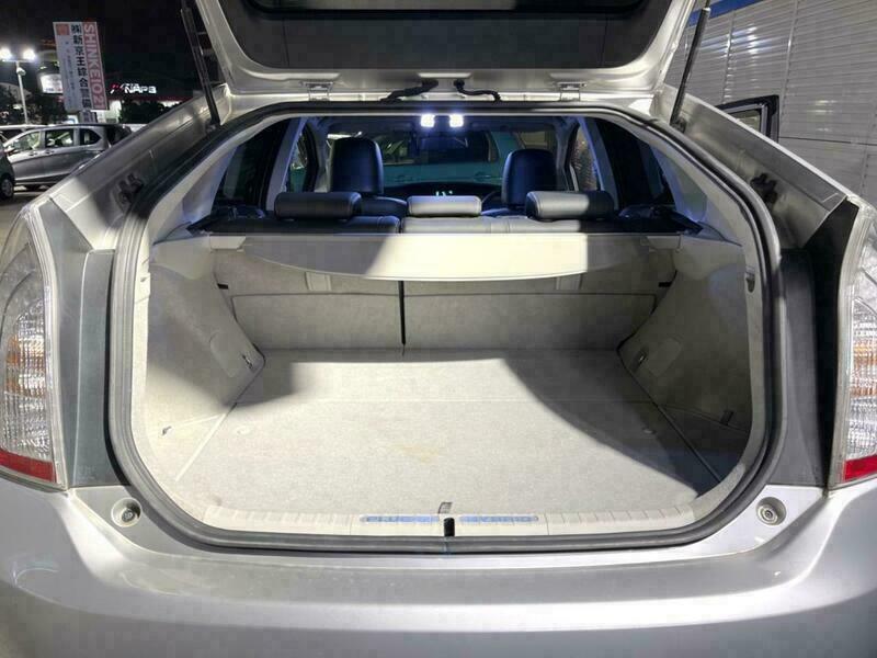PRIUS PHV