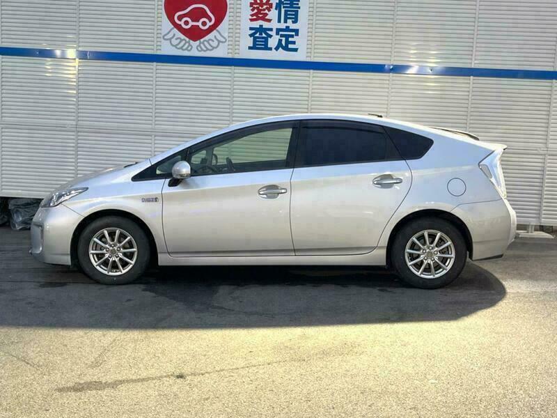 PRIUS PHV