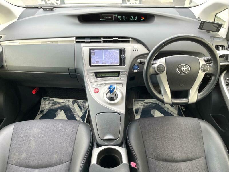 PRIUS PHV