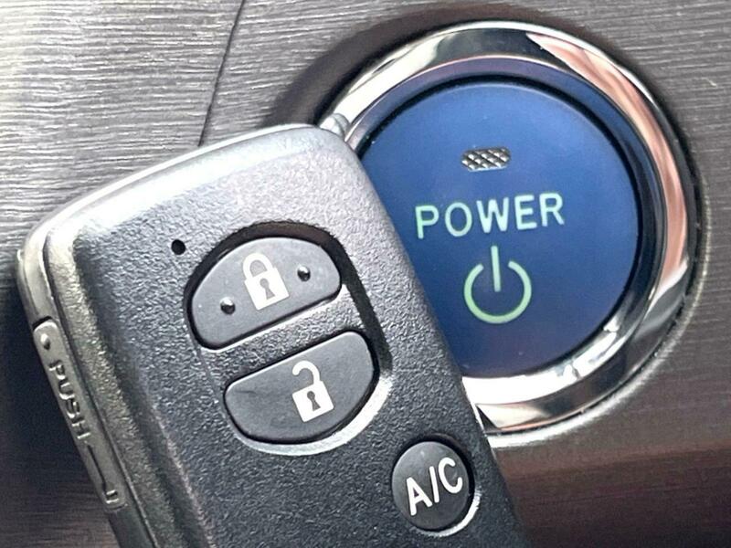 PRIUS PHV