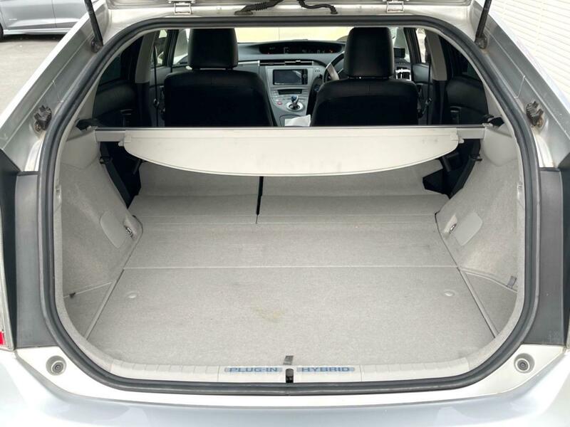 PRIUS PHV