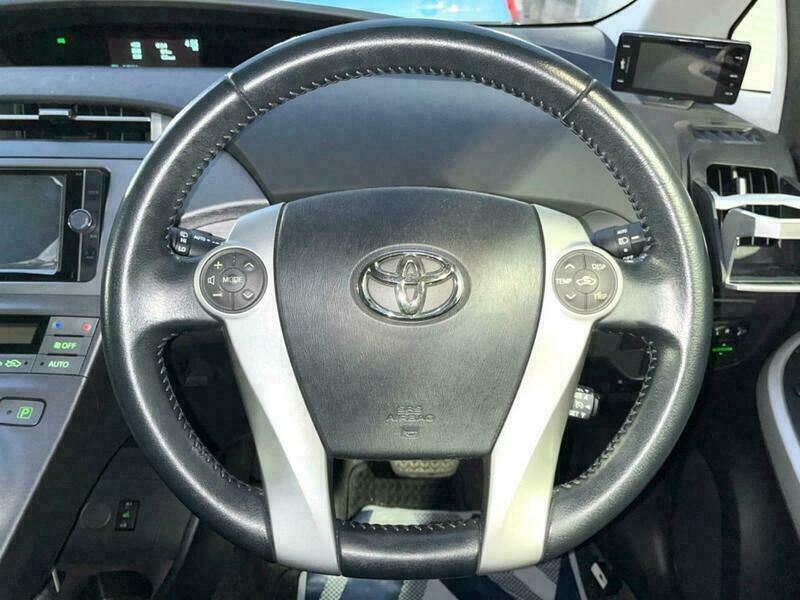 PRIUS PHV