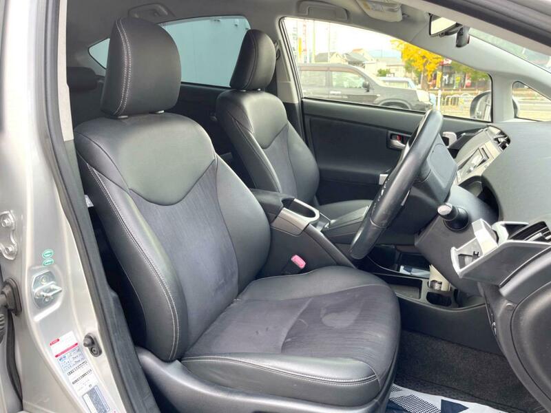 PRIUS PHV