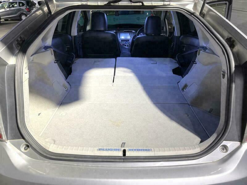 PRIUS PHV