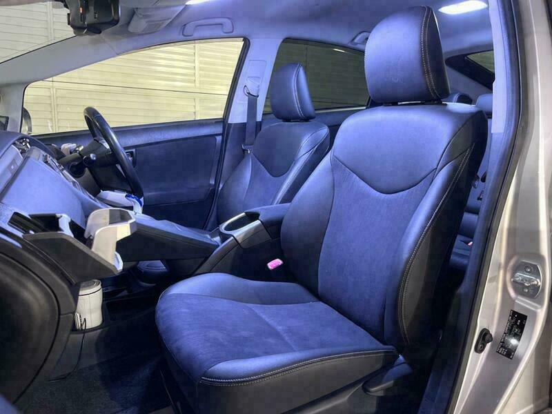 PRIUS PHV