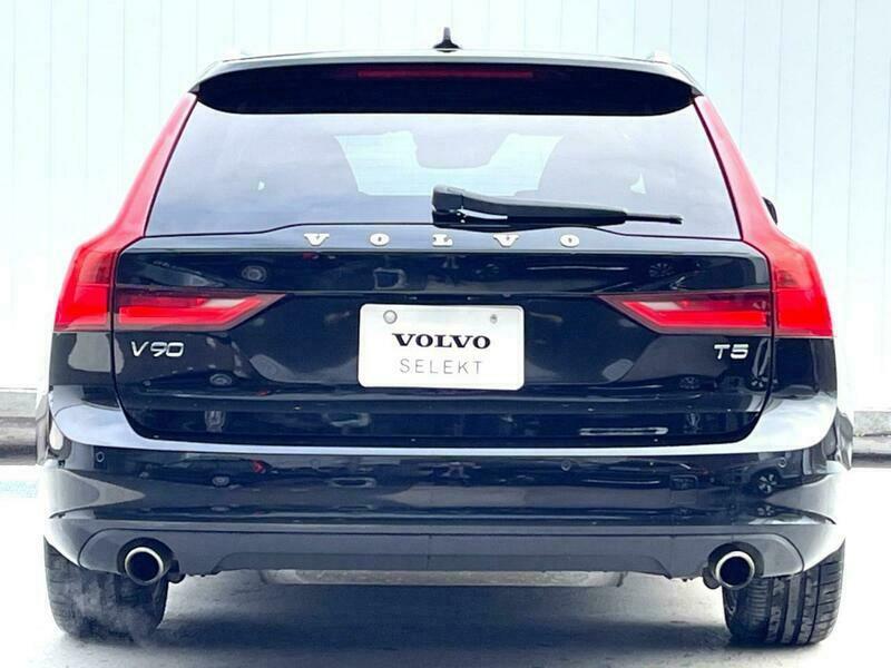 V90