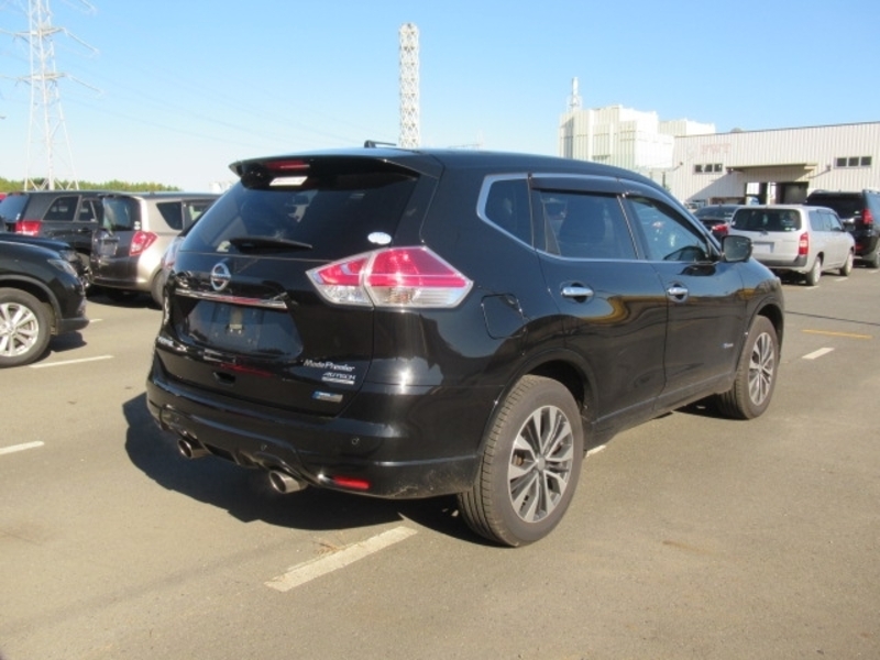 X-TRAIL