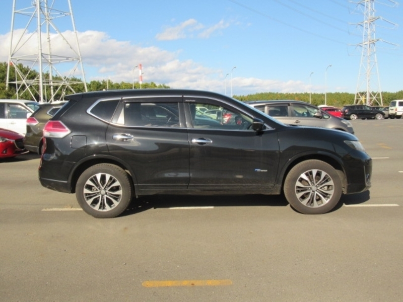 X-TRAIL