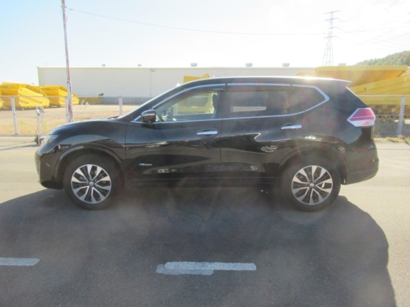 X-TRAIL