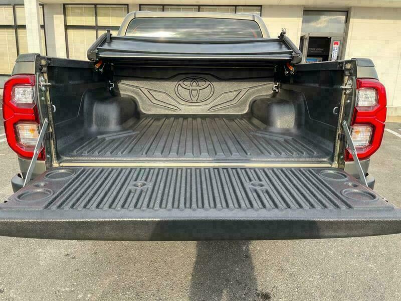 HILUX