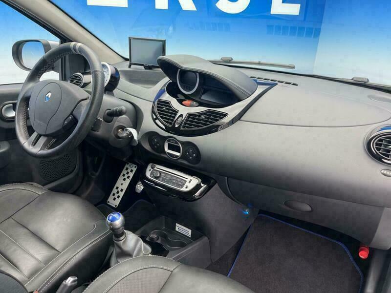 TWINGO