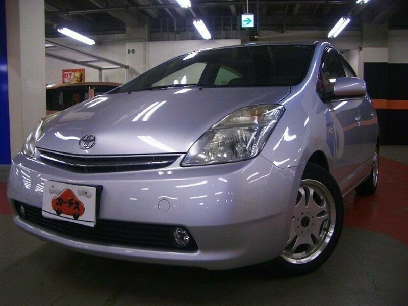 TOYOTA　PRIUS