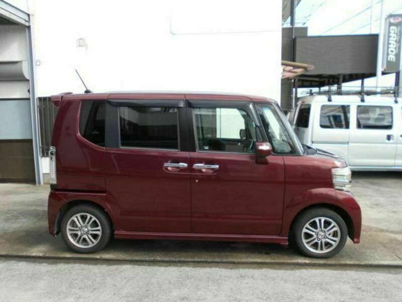 N BOX CUSTOM