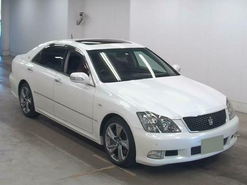 TOYOTA　CROWN