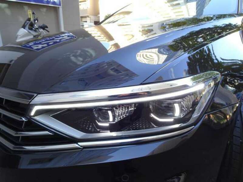 PASSAT VARIANT