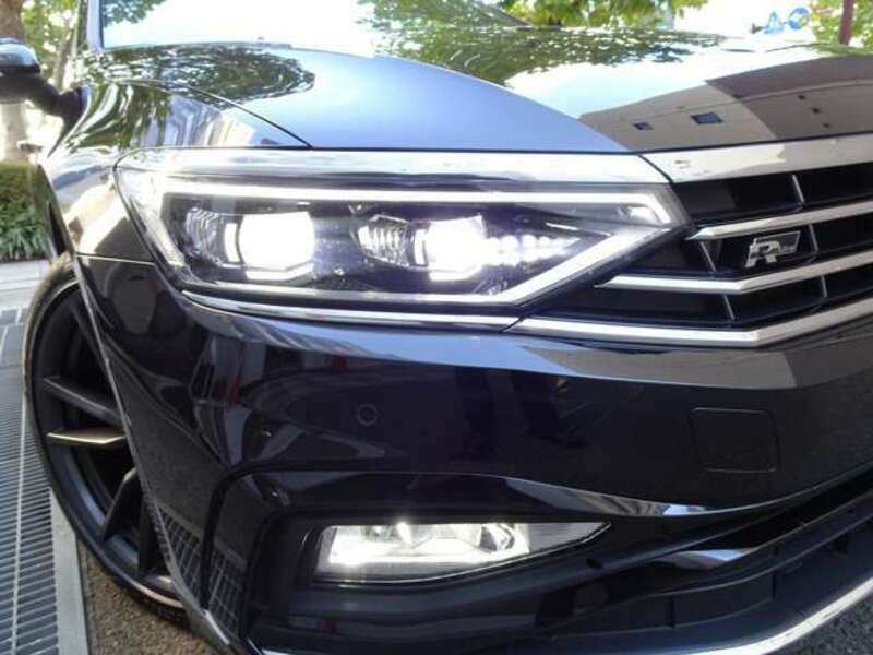PASSAT VARIANT