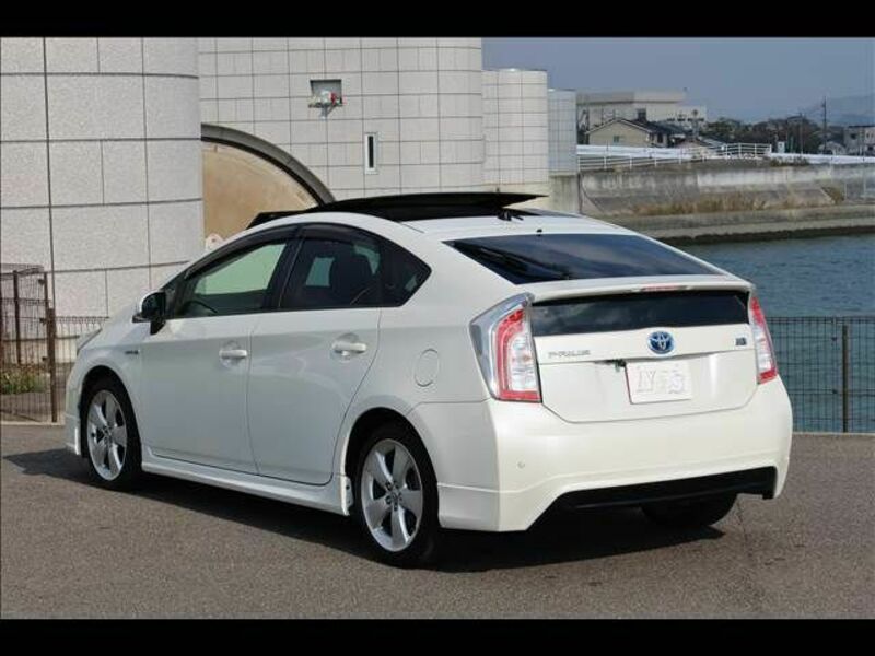 PRIUS-3