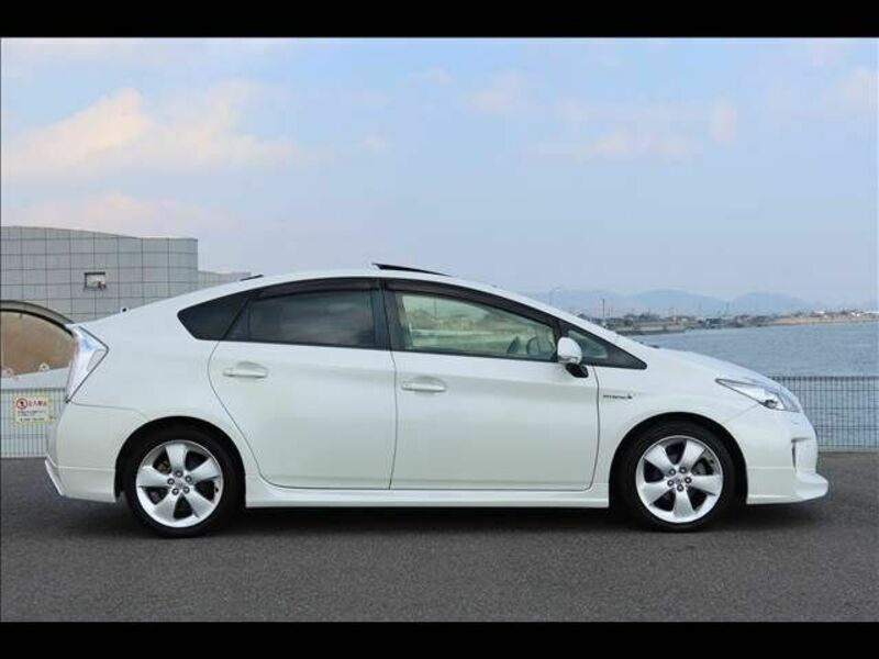 PRIUS-6