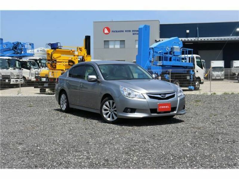 SUBARU　LEGACY B4