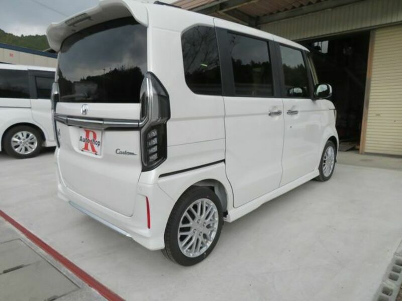 N BOX CUSTOM