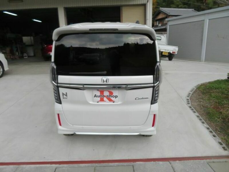 N BOX CUSTOM