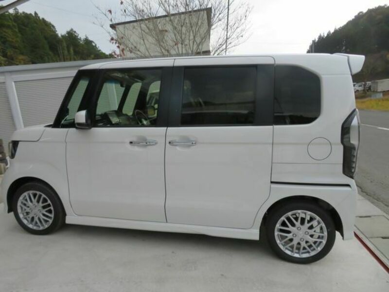 N BOX CUSTOM