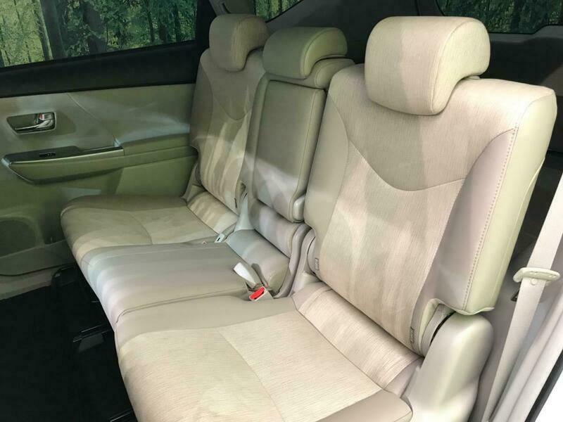 PRIUS ALPHA