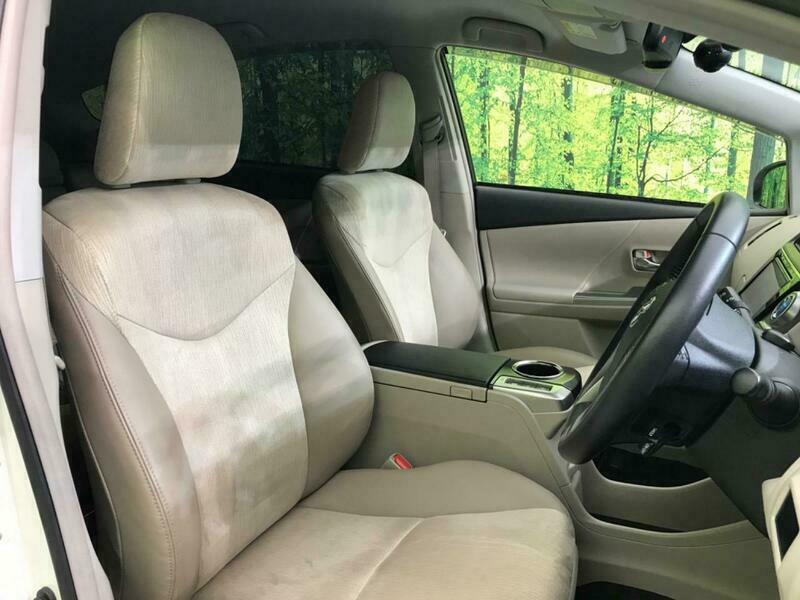 PRIUS ALPHA