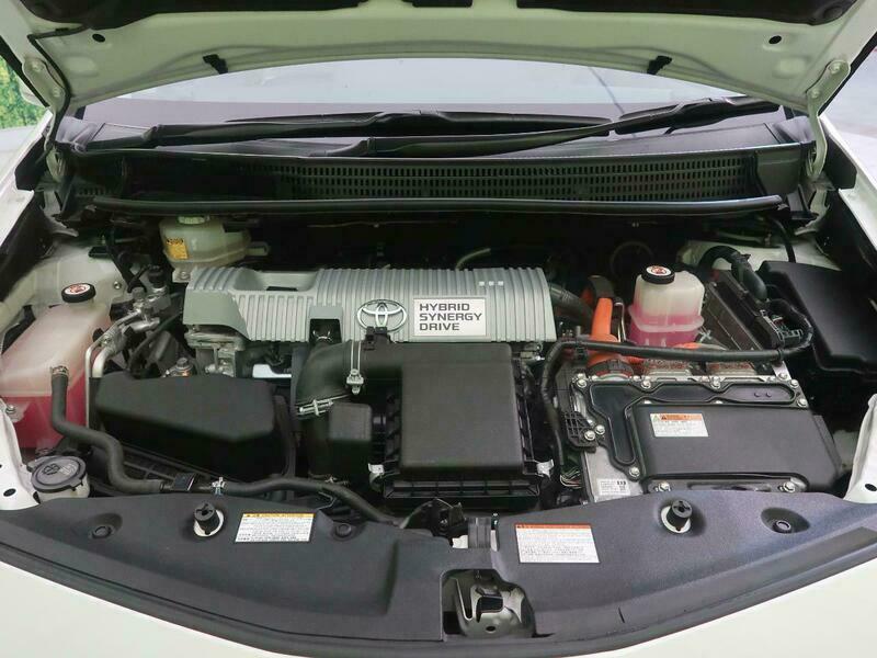 PRIUS ALPHA