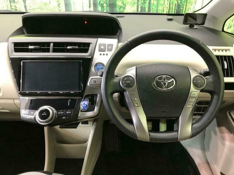 PRIUS ALPHA