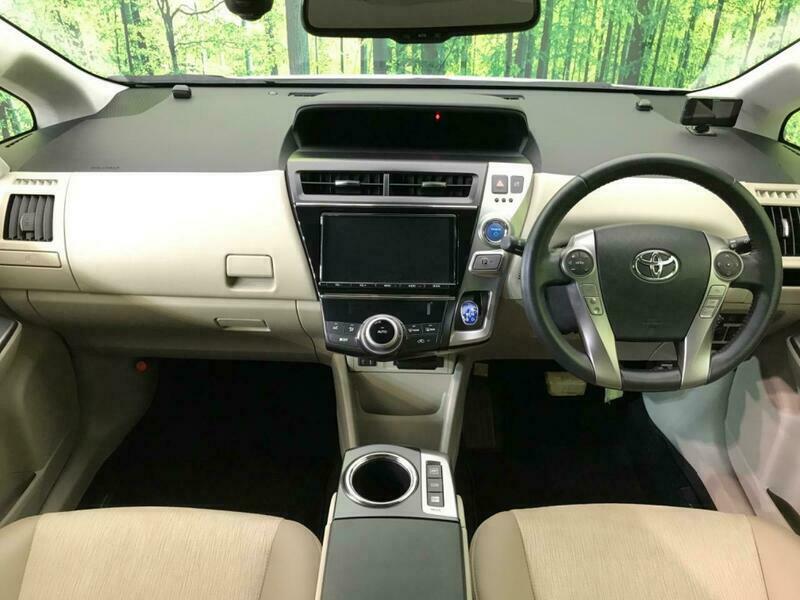 PRIUS ALPHA