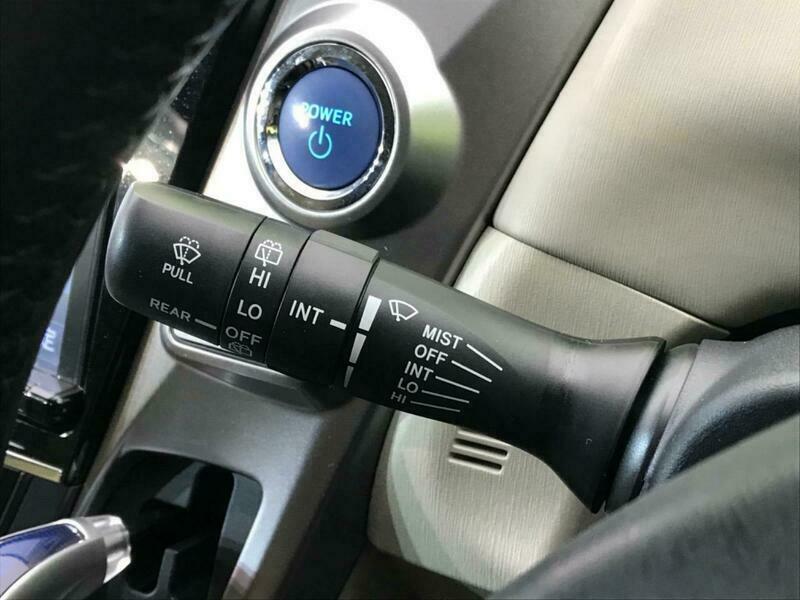 PRIUS ALPHA