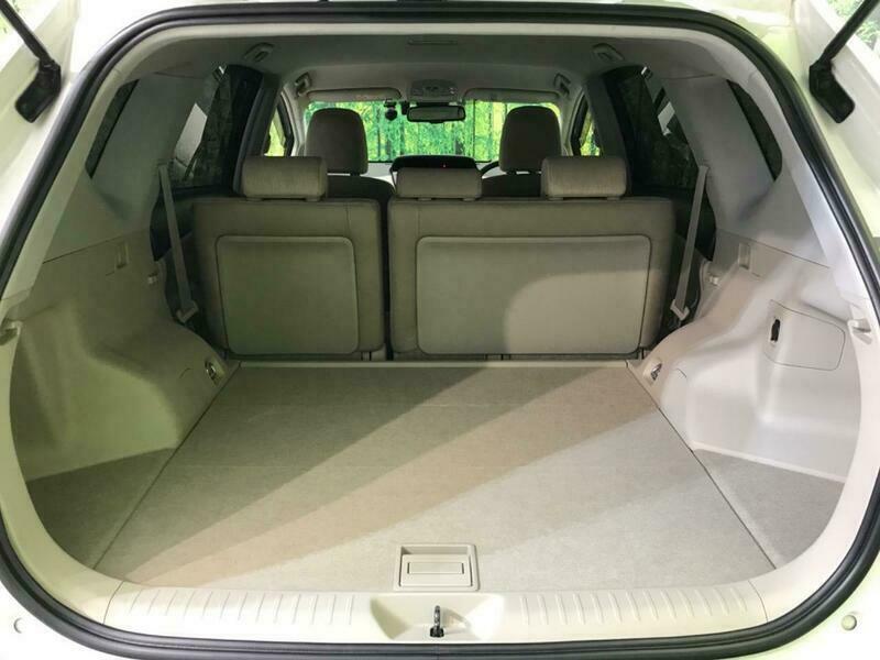 PRIUS ALPHA