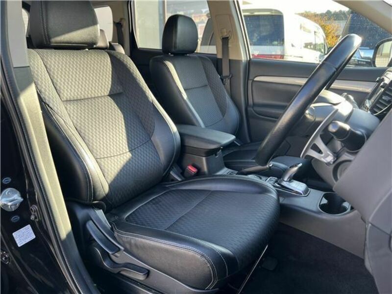 OUTLANDER PHEV