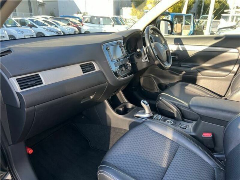 OUTLANDER PHEV