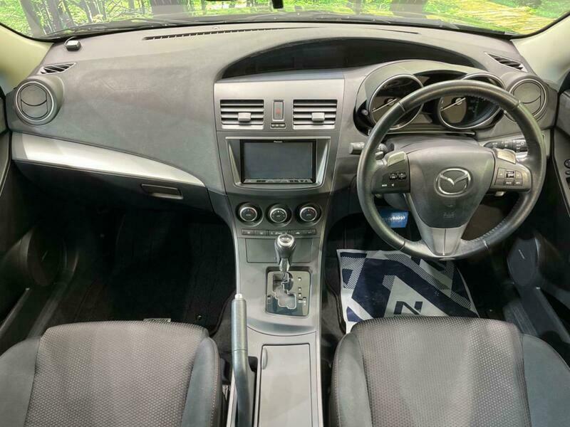 Axela Sport
