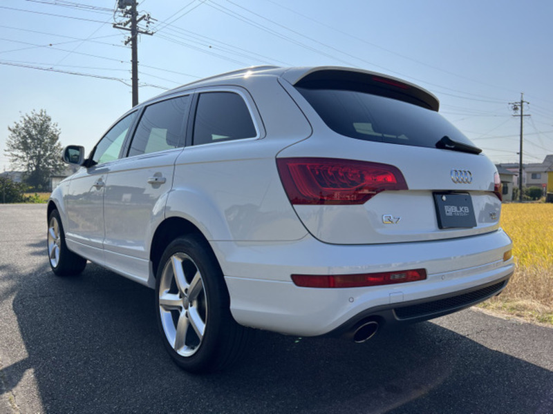 Q7