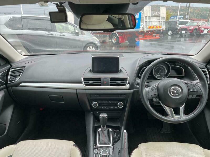Axela Sport