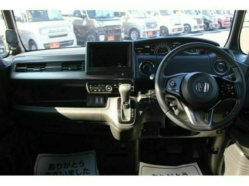N BOX CUSTOM