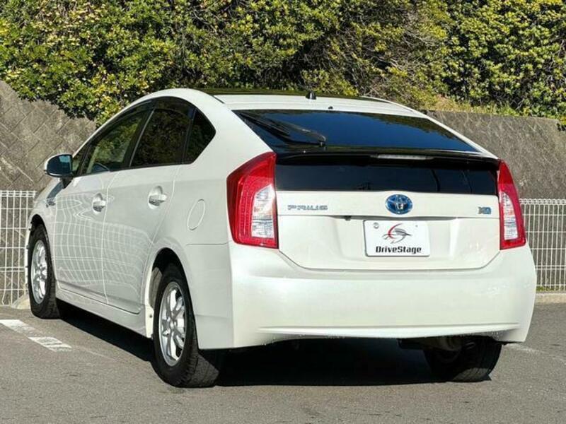 PRIUS-4