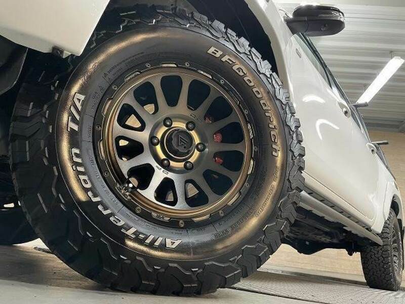 HILUX