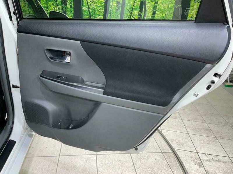 PRIUS ALPHA