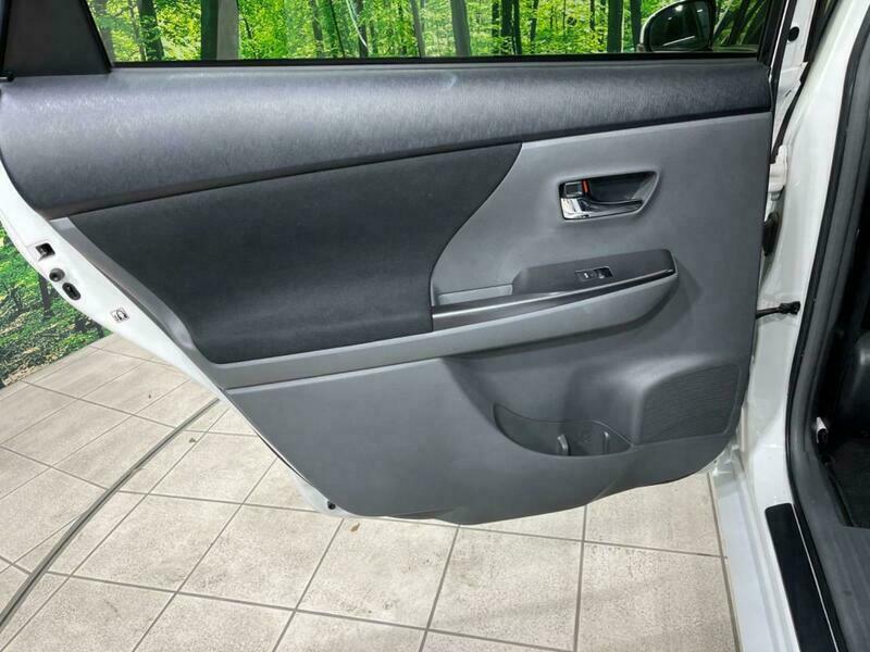PRIUS ALPHA