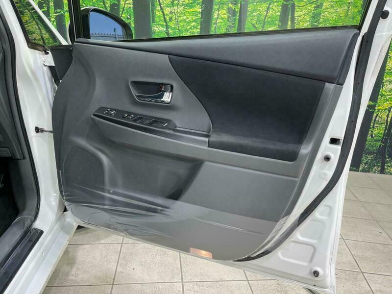 PRIUS ALPHA