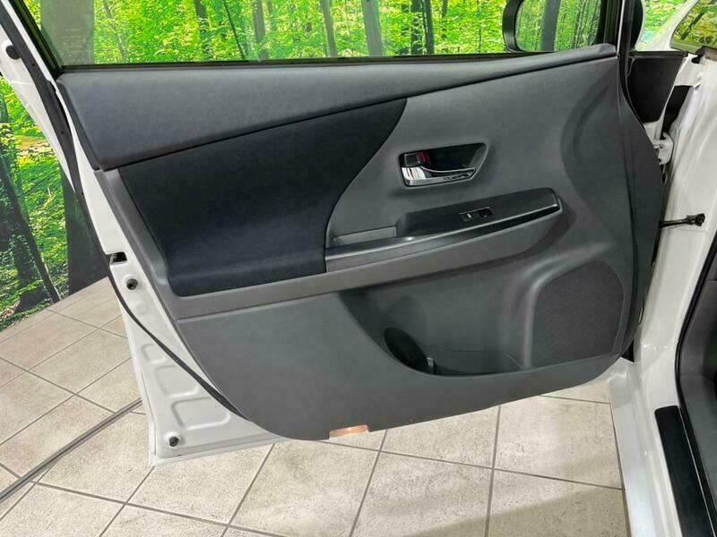 PRIUS ALPHA