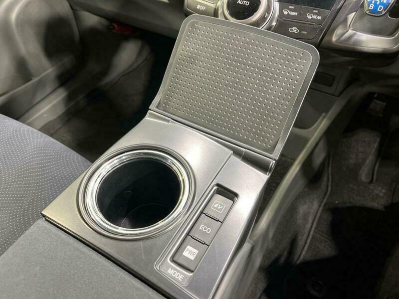 PRIUS ALPHA