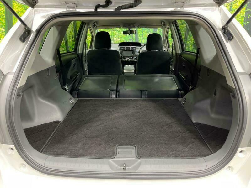 PRIUS ALPHA