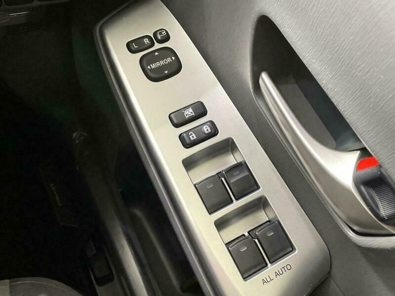 PRIUS ALPHA