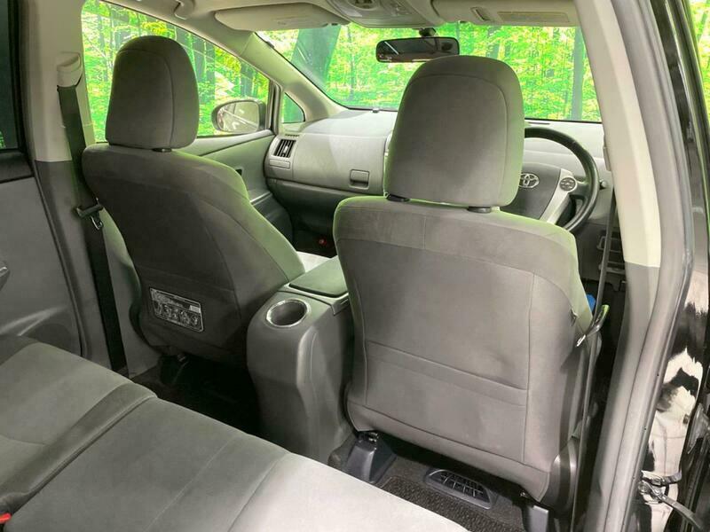 PRIUS ALPHA