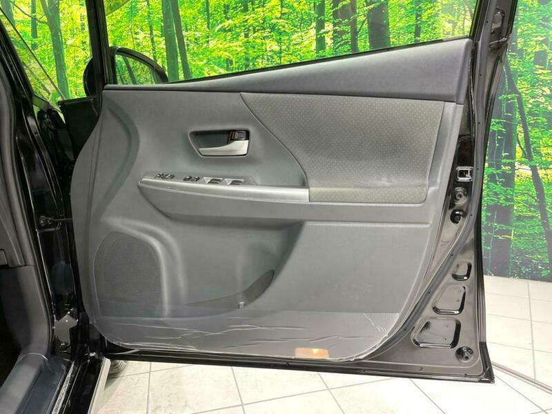 PRIUS ALPHA